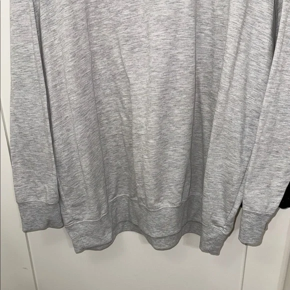 Torrid Sweatshirt Womens Sz 2 Gray Skull Floral Crewneck Jumper Soft Knit Grunge - Picture 6 of 8